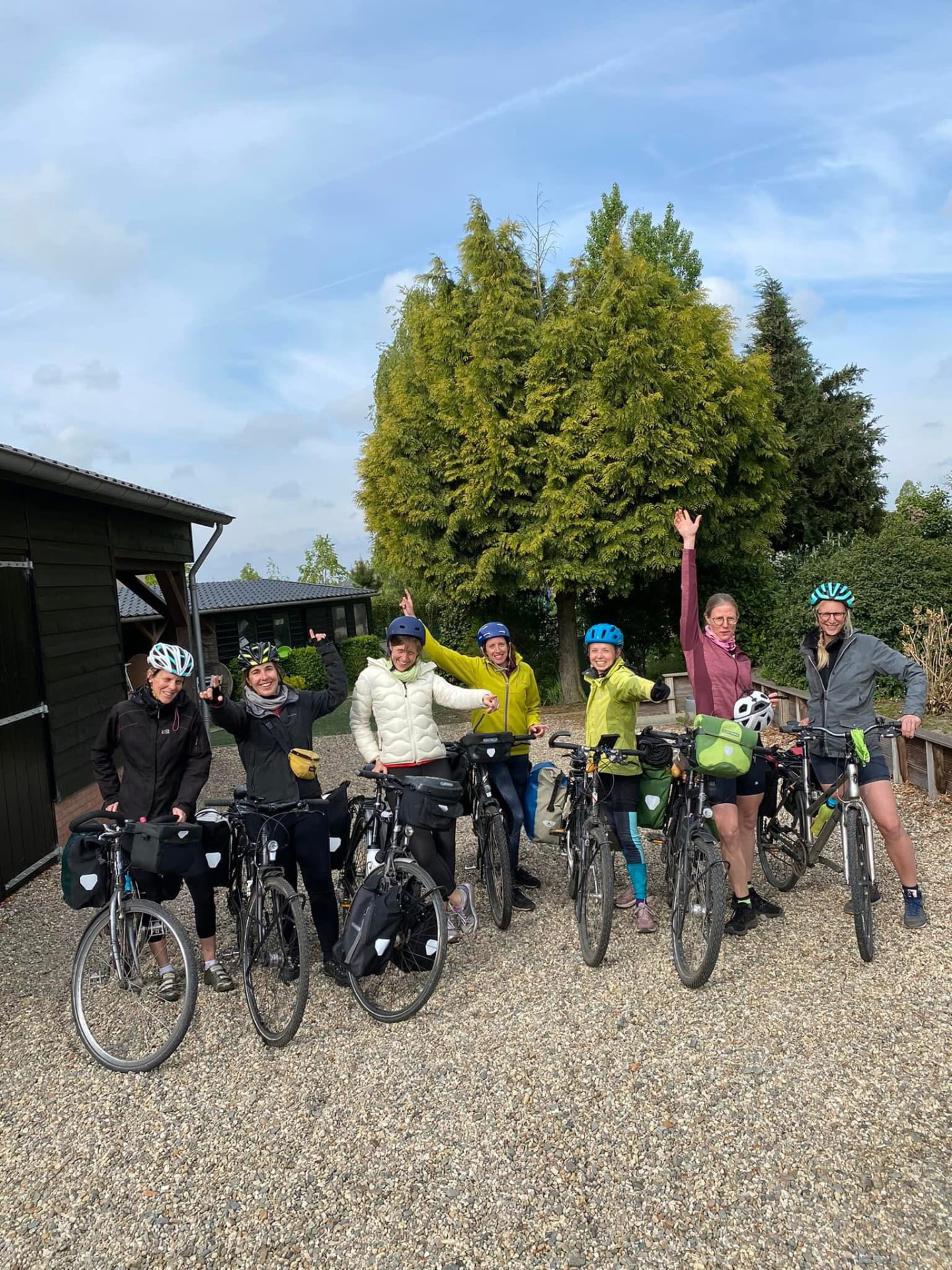 Fietsgroep klaar voor een fietstocht vanuit Wagenberg
